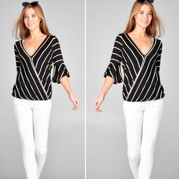 Low stock S-M Super trendy black White Striped top - Picture 2 of 3